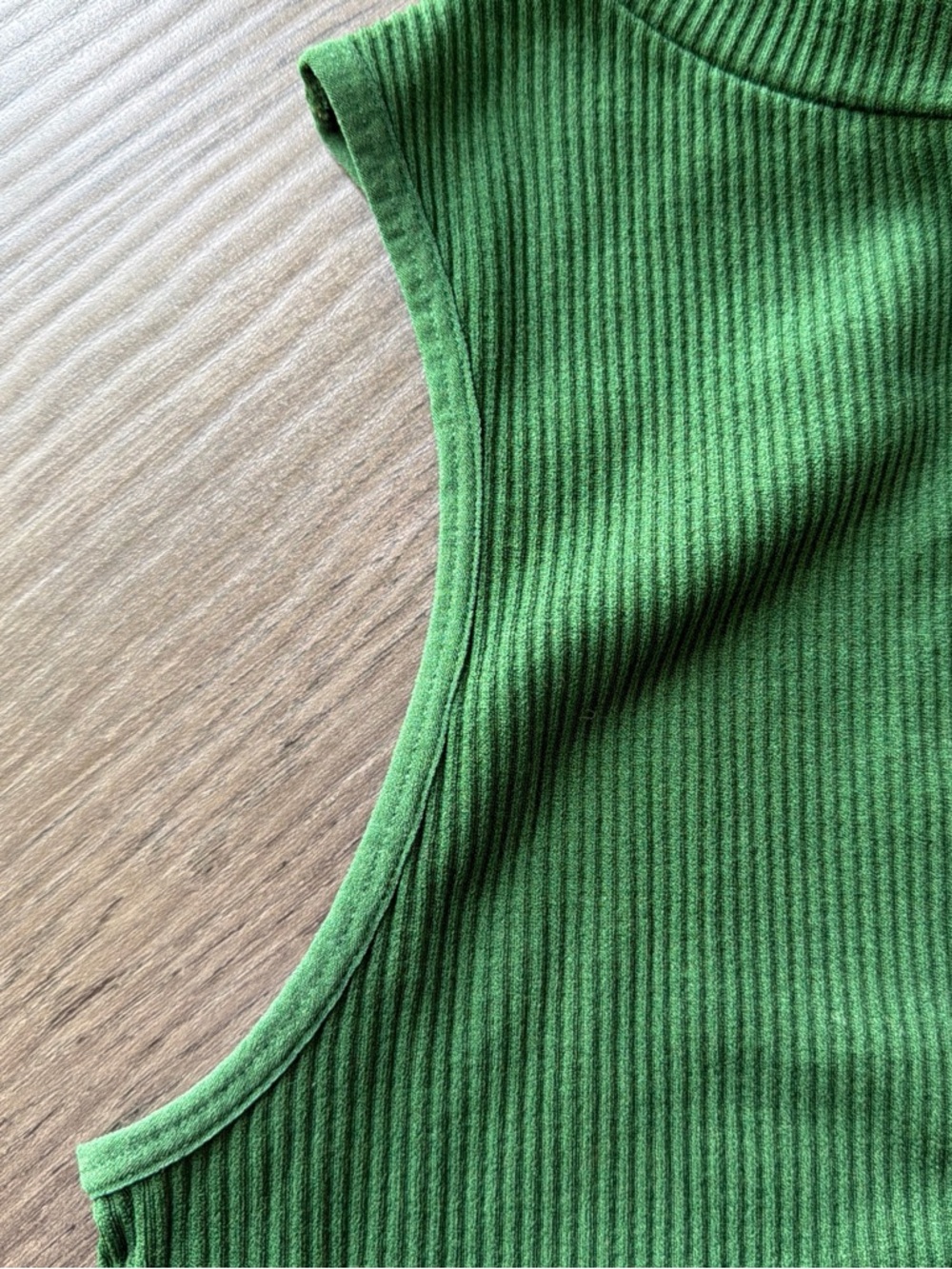 Green Turtleneck Tanktop - Picture 3 of 3